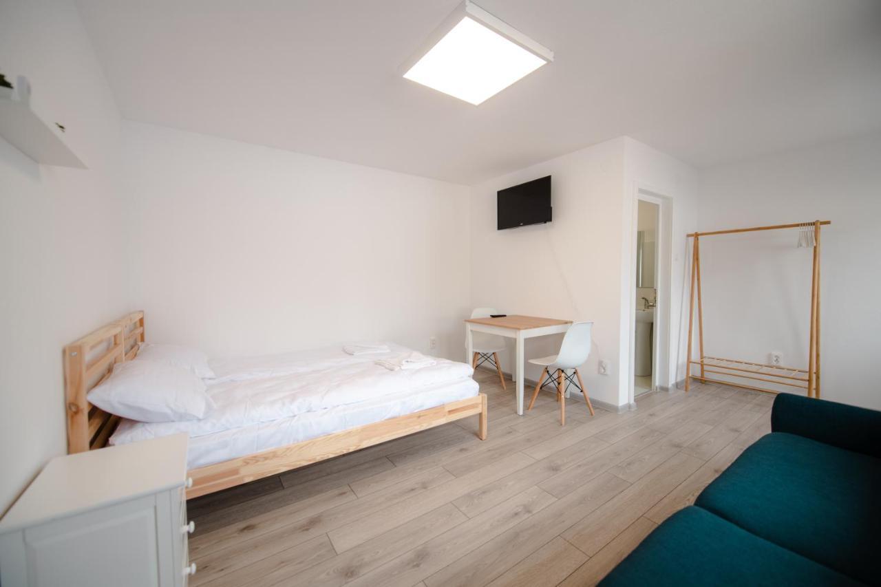 Pixel Guesthouse Tirgu Secuiesc Exterior photo