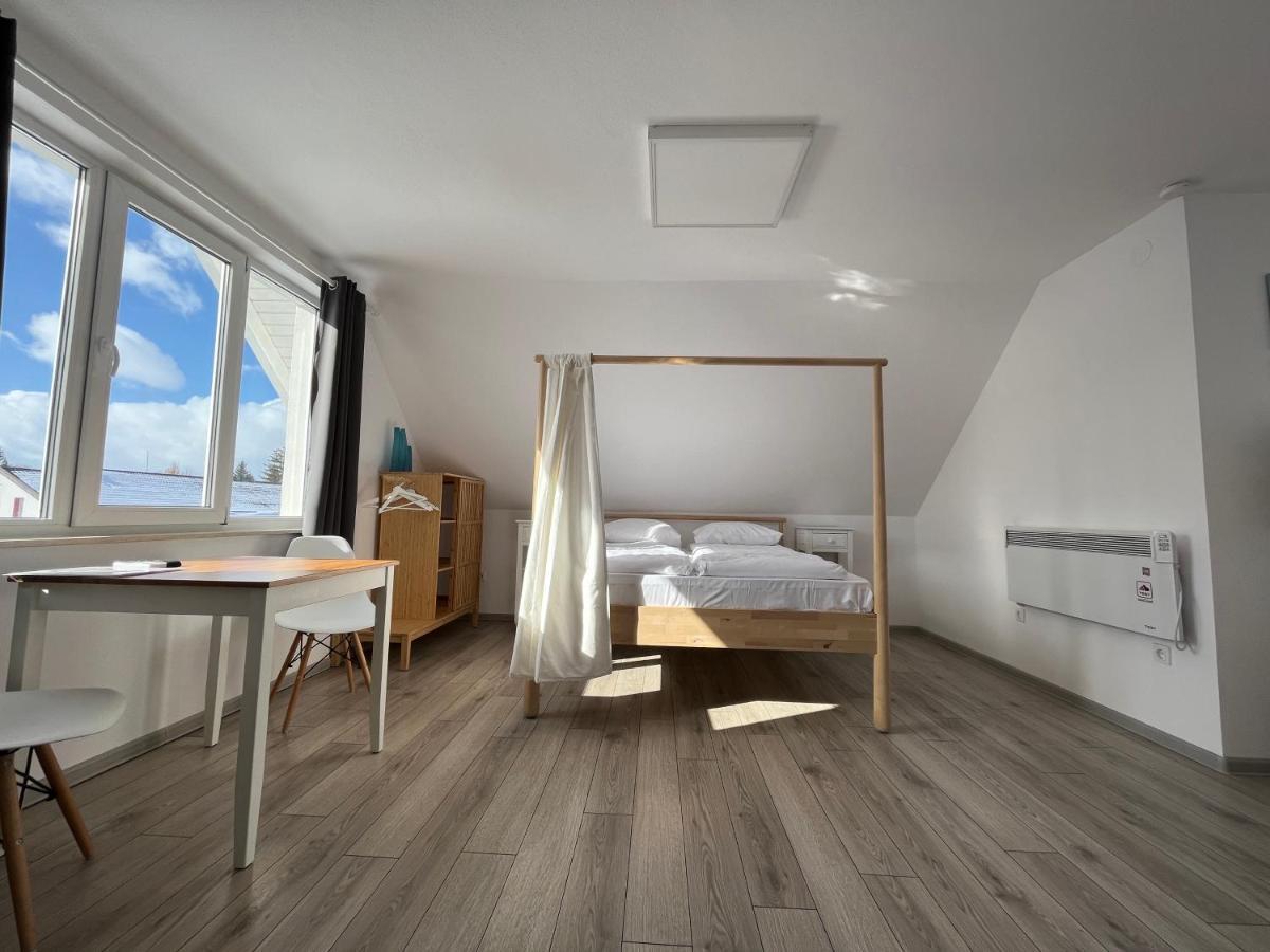 Pixel Guesthouse Tirgu Secuiesc Exterior photo